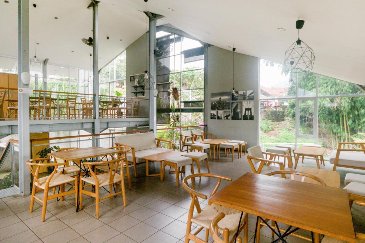 Oyo Life 3204 Beverly Park Bandung Exterior photo
