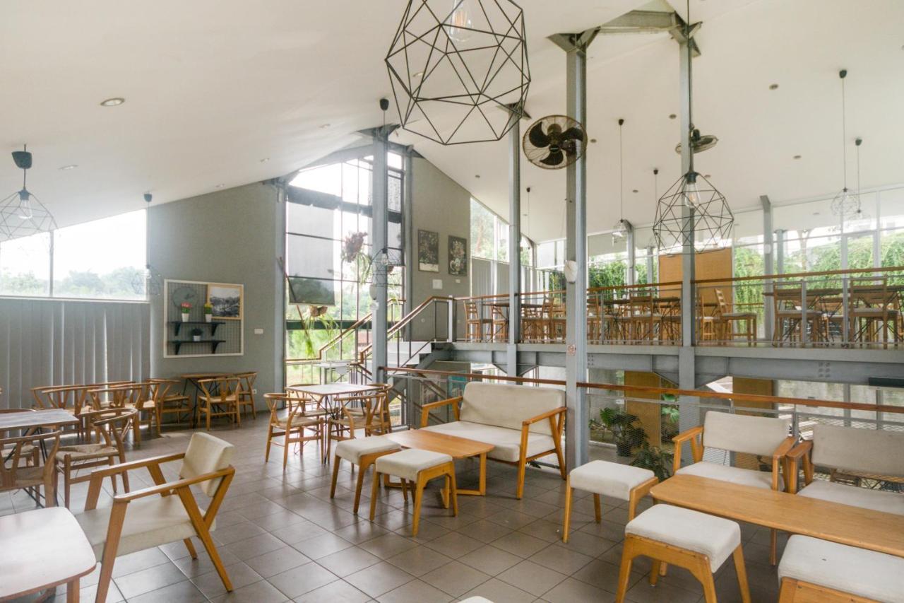 Oyo Life 3204 Beverly Park Bandung Exterior photo